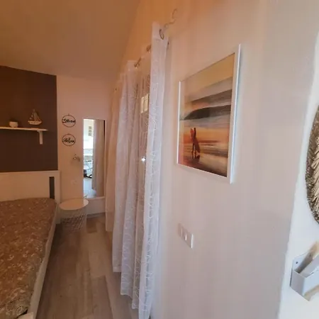 Apartment Surf House Mirice *
