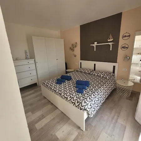 Surf House Mirice Vignola Mare